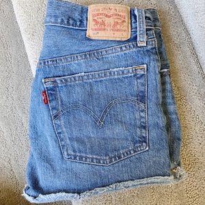 Levi’s Cutoff Jean Shorts